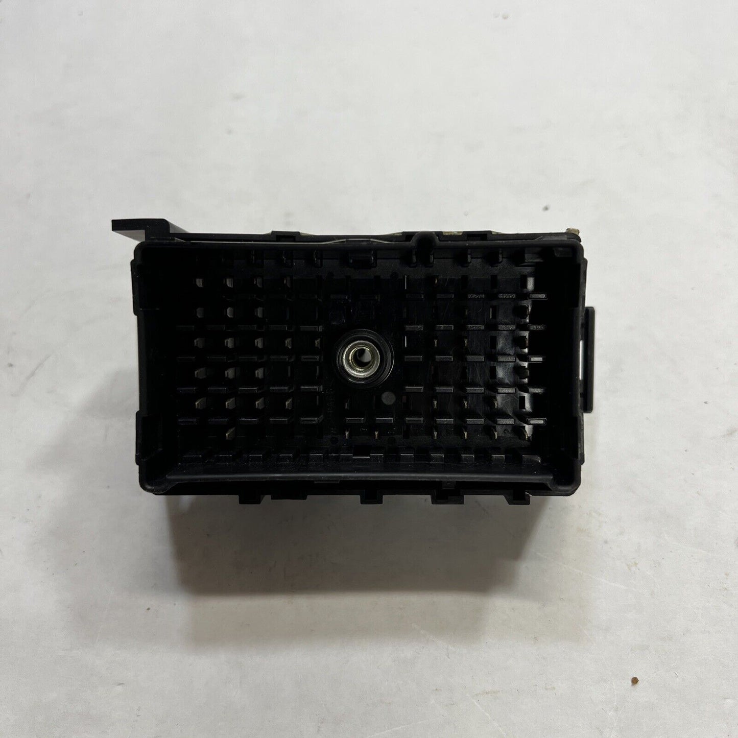 New OEM Genuine GM 2005-2007 TRUCKS FUSE BOX HOLDER 12193642