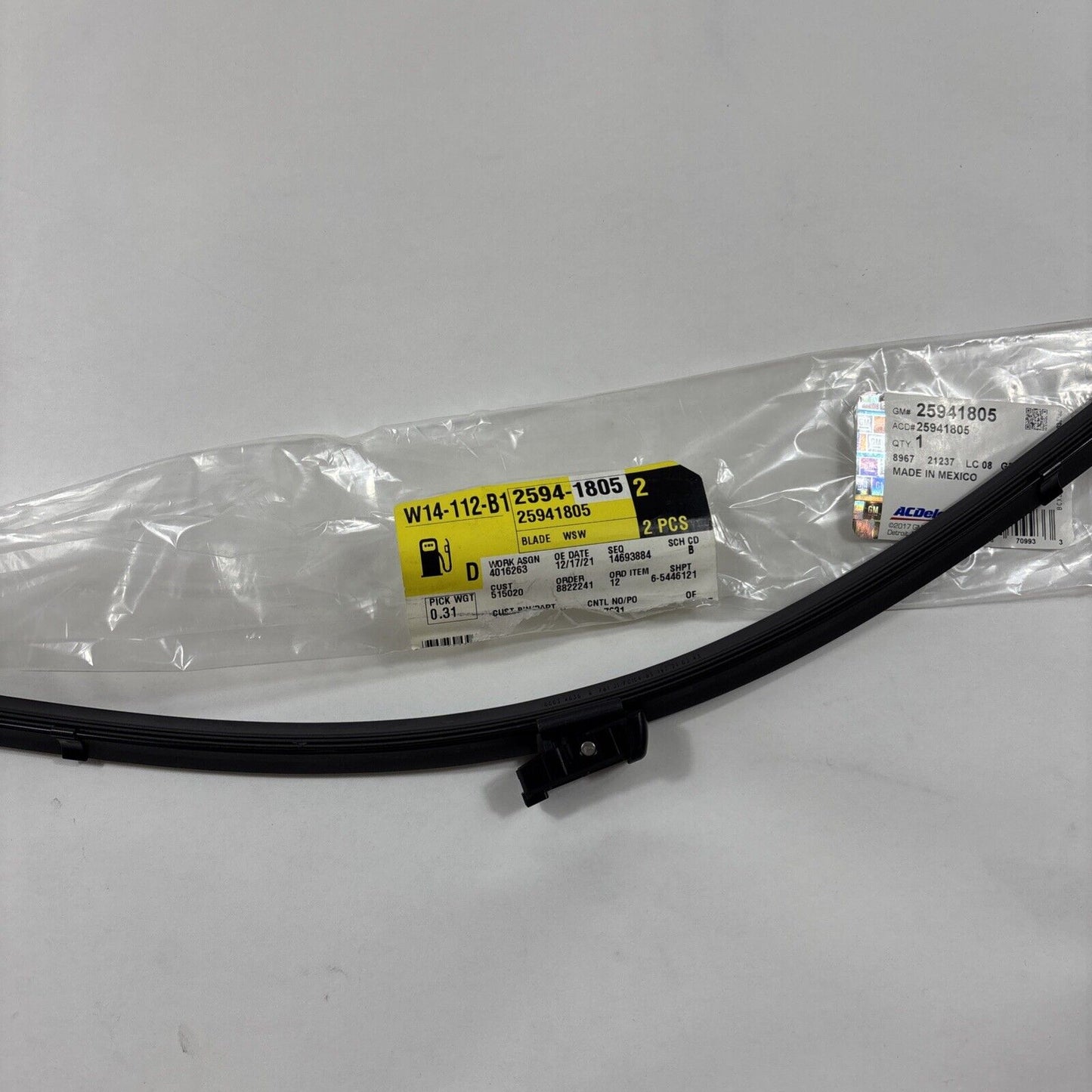 OEM NEW GM GMC CHEVROLET Genuine Windshield Wiper Blade 25941805 refill insert