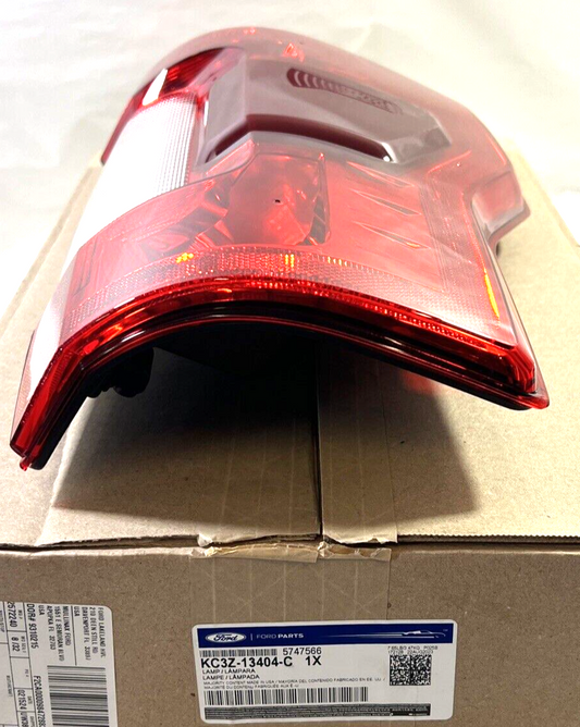 Genuine OEM Ford F-250 Super Duty Right Side Tail Lamp Assembly 17-19 KC3Z13404C