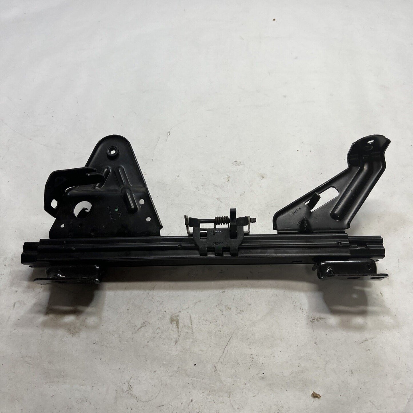 New OEM GM Seat Adjuster 12475966