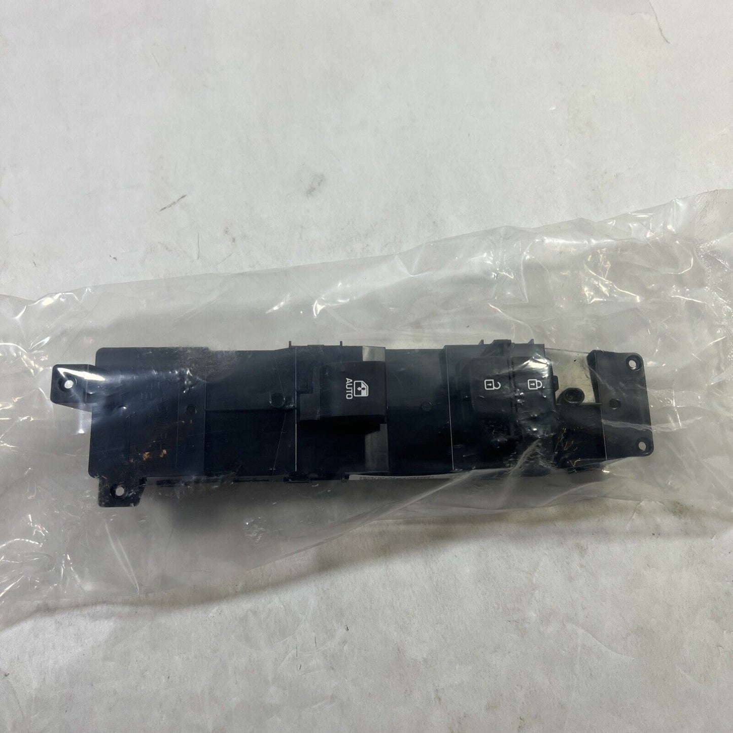 Genuine OEM Hyundai Power Window Switch Assembly Kia 2014-2016 93575B10014X