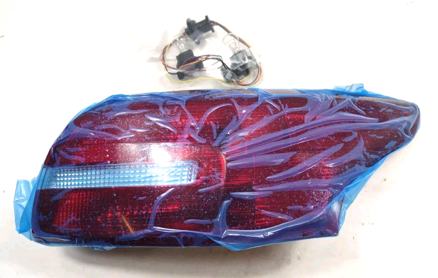 Genuine OEM Ford Focus Rear Right Outer Tail Light Assembly 2015-2018 F1EZ13404B