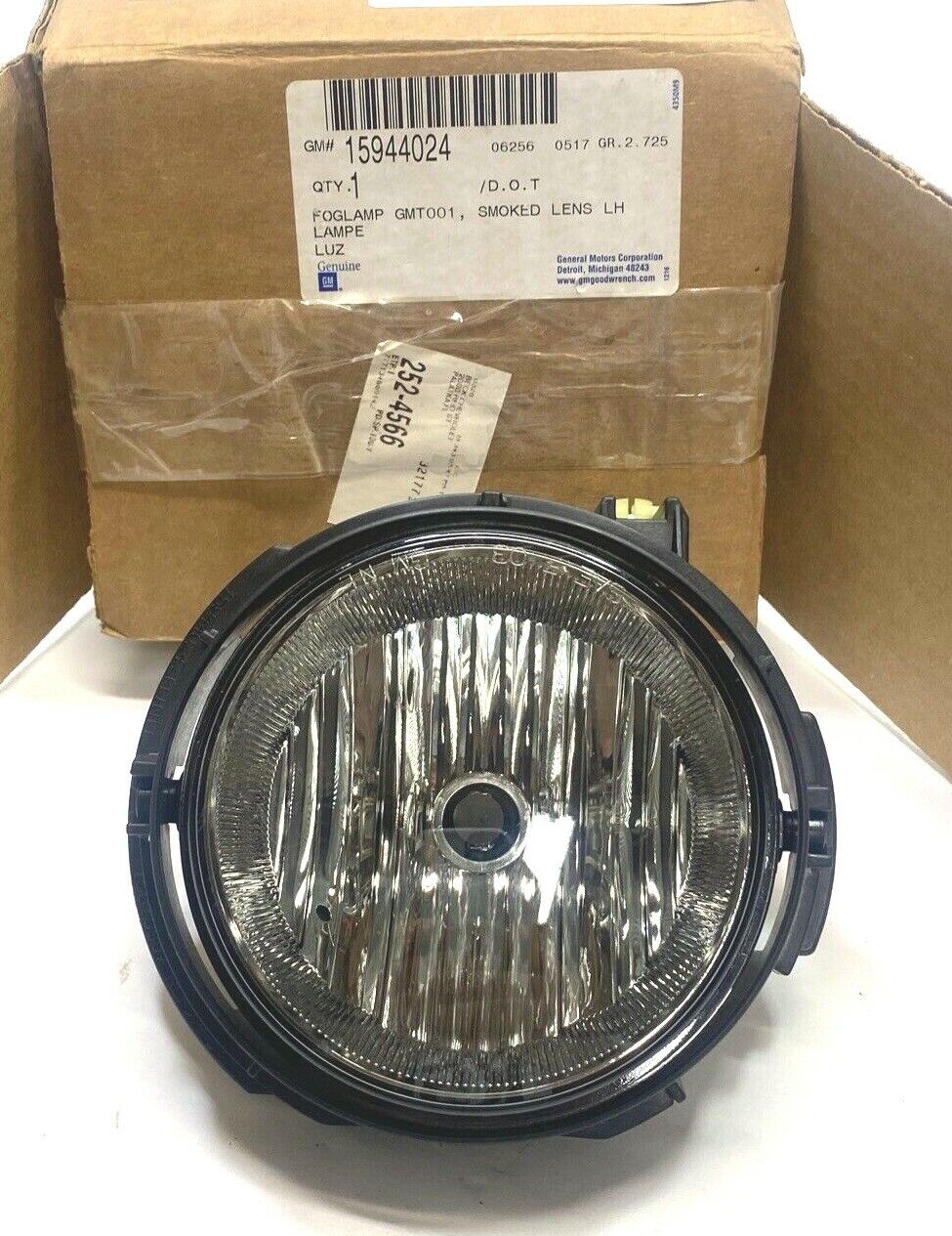 New OEM Chevy HHR Fog Light Fog Lamp 2008 15944024