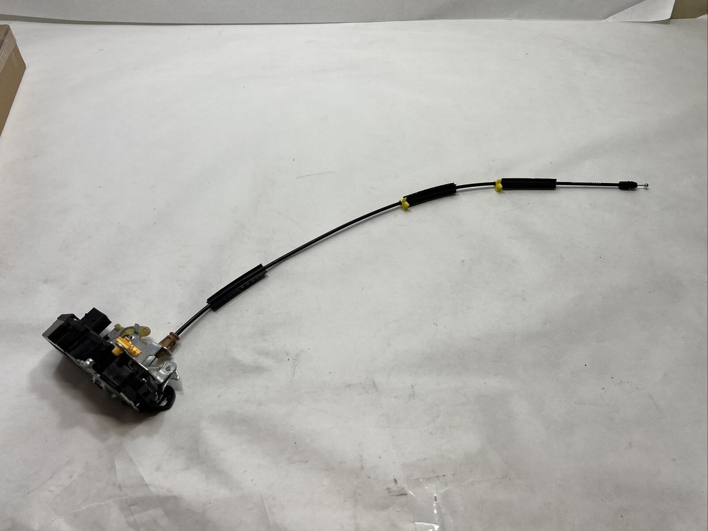 New OEM Genuine GM Lock Assembly-Front Passenger Side S/D 20783851