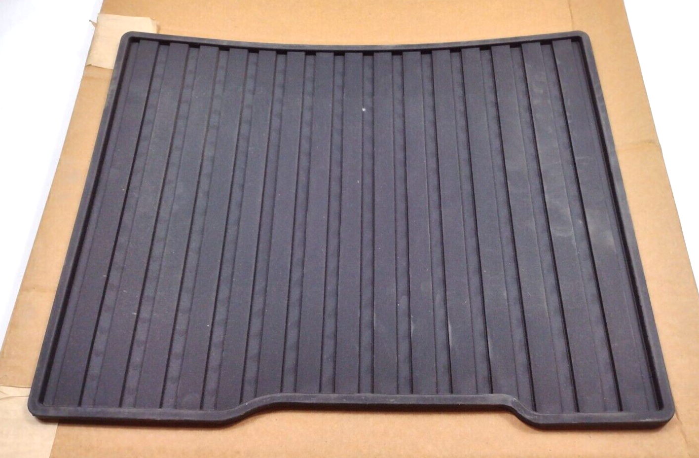 Genu GM Cadillac Escalade 2nd Row Passthrough Floor Mat Black 2015-2021 23132628