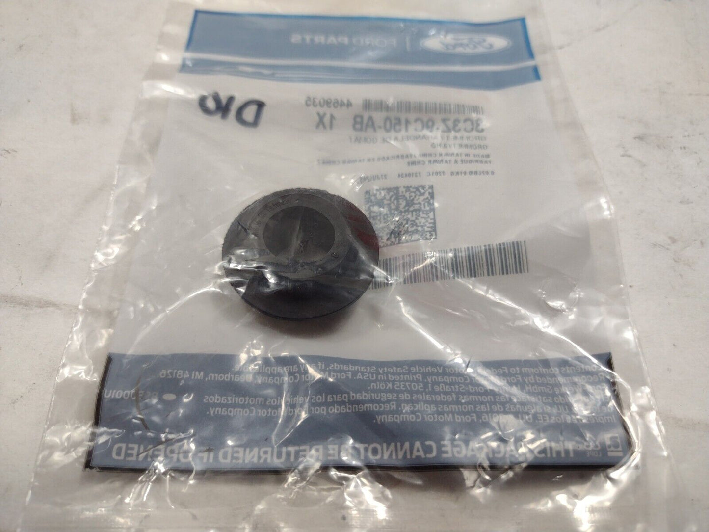 1 Single* Genuine OEM Ford 3C3Z9C150AB - GROMMET - Ford