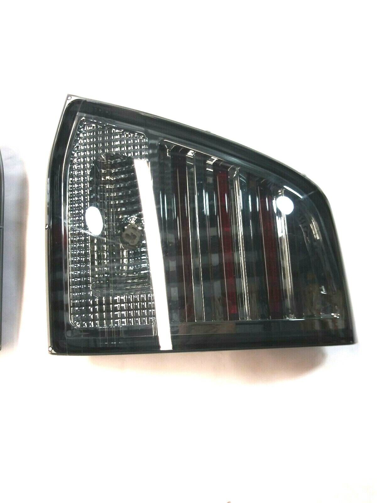 Spyder Auto Tail Lights ALT-YD-TLAN08-LED-SM Fits Toyota LAND CRUISER 2008-11