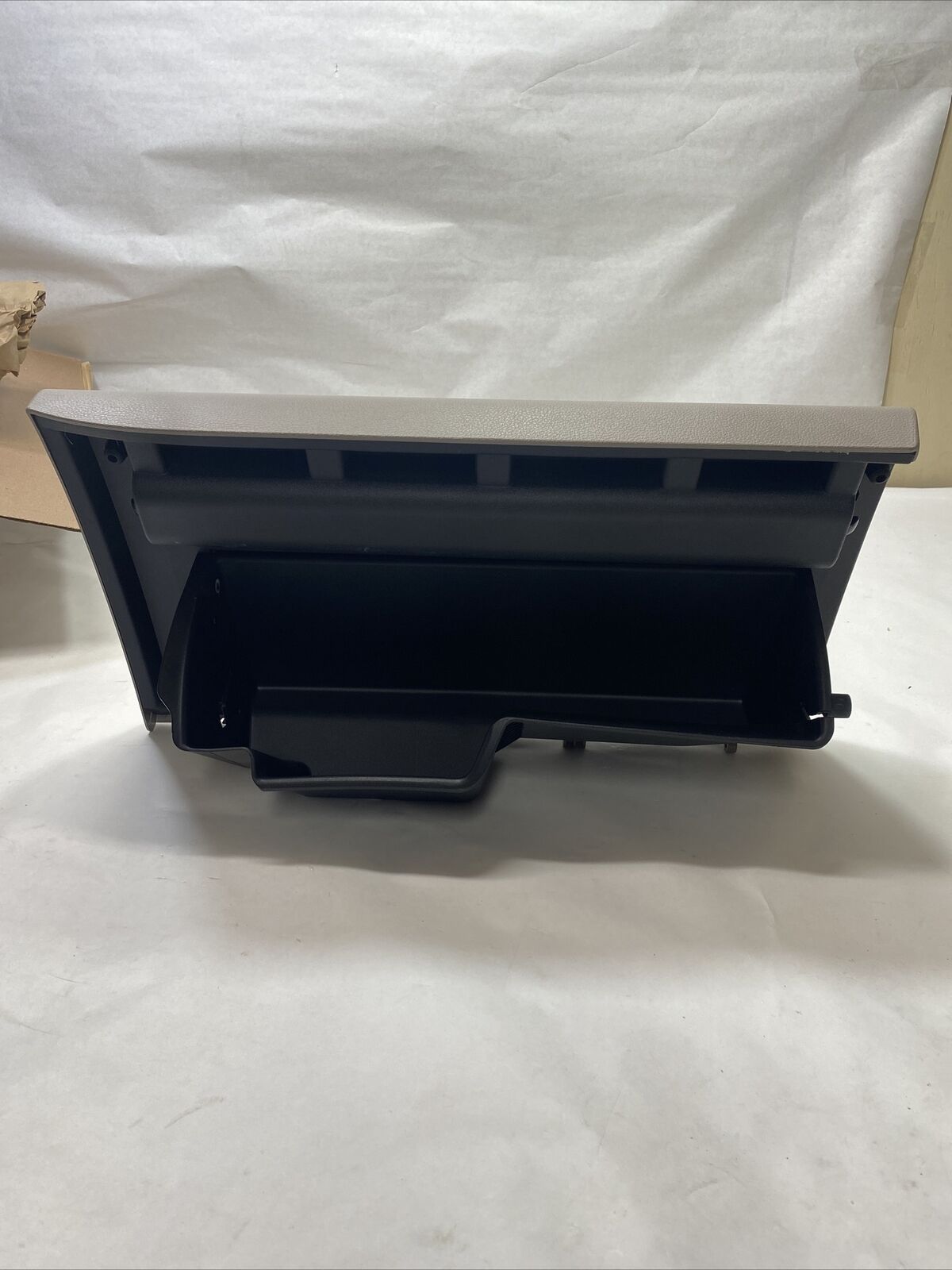 New OEM Ford F150 Glove Box Glove Compartment 2019-2020 "cocoa" GL3Z-15060T10-BU