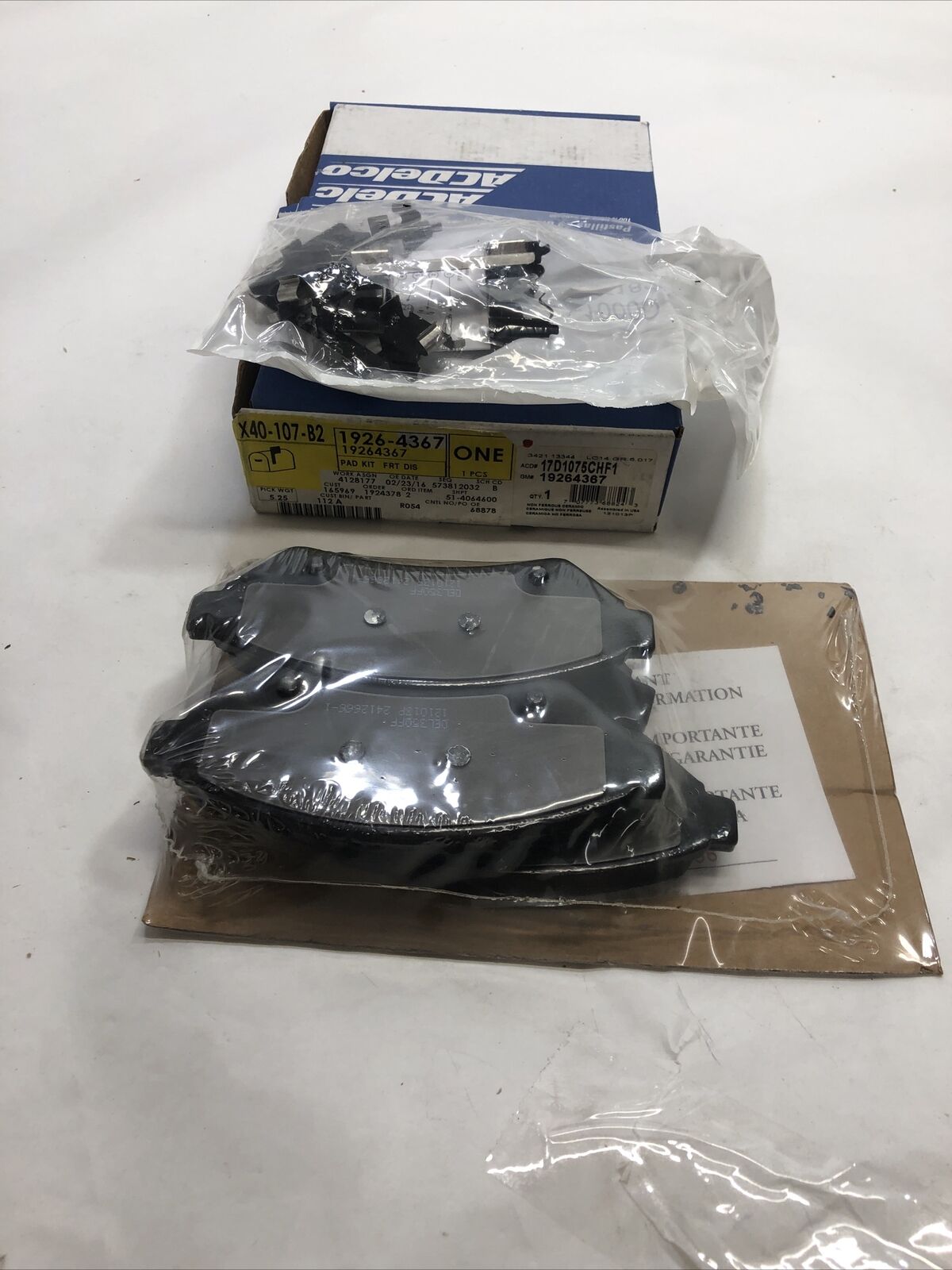 Genuine GM Ceramic Front Disc Brake Pad Set   19383243