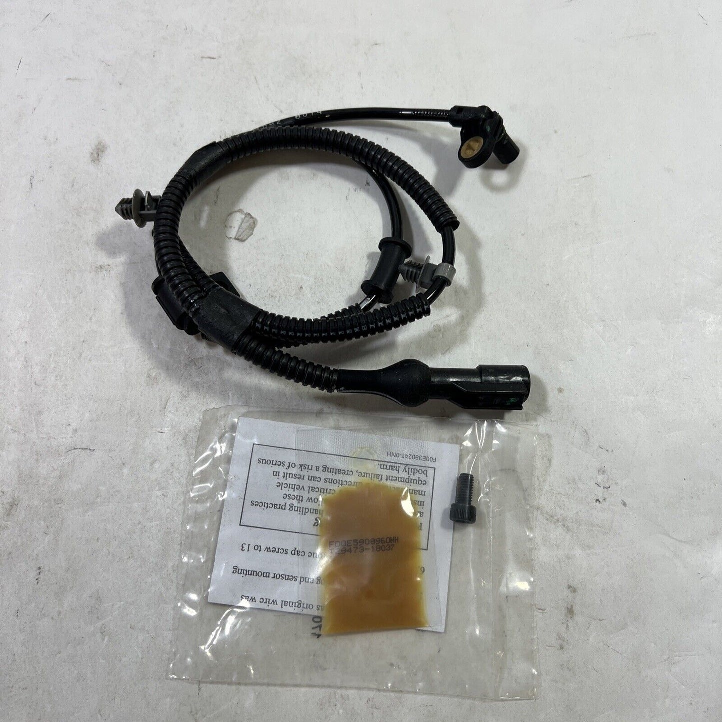 Genuine OEM Ford 	Expedition ABS Wheel Speed Sensor 2009-2011 Motorcraft BRAB263