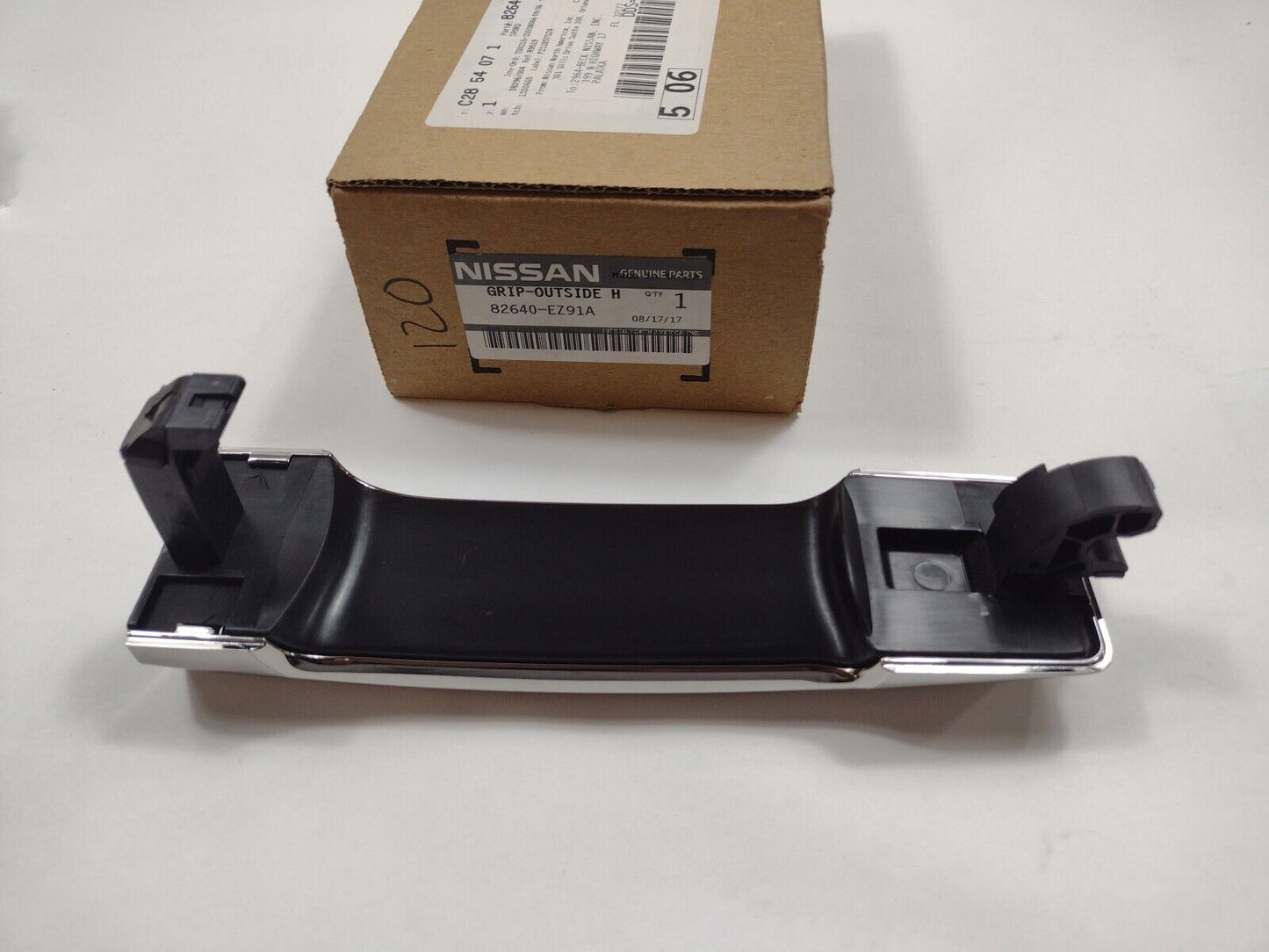 Genuine Nissan Titan Door Handle Right 82640EZ91A 4-Door 2017-2019