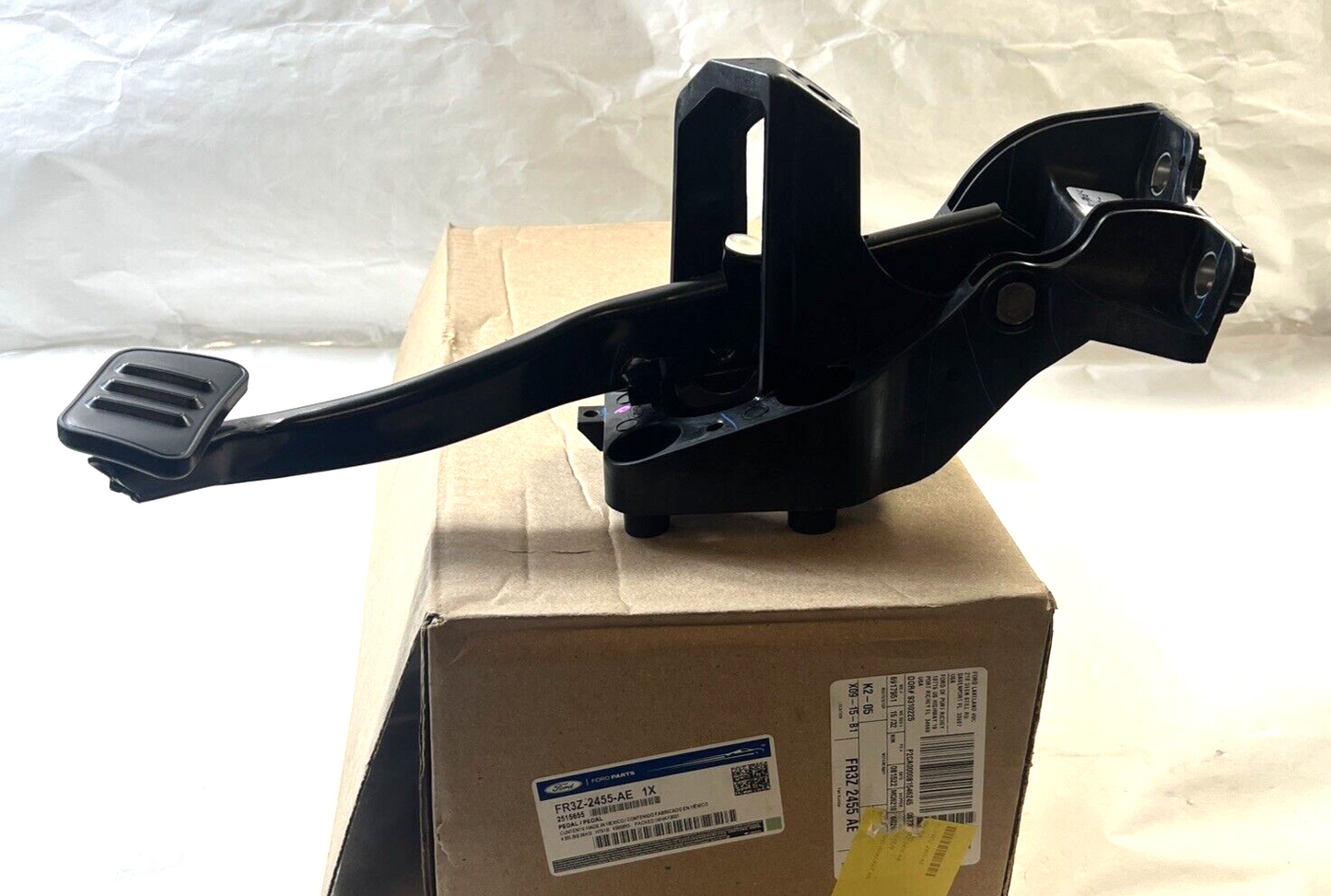 Genuine OEM Ford Mustang Pedal And Bracket Assembly 2015-2019 FR3Z2455AE