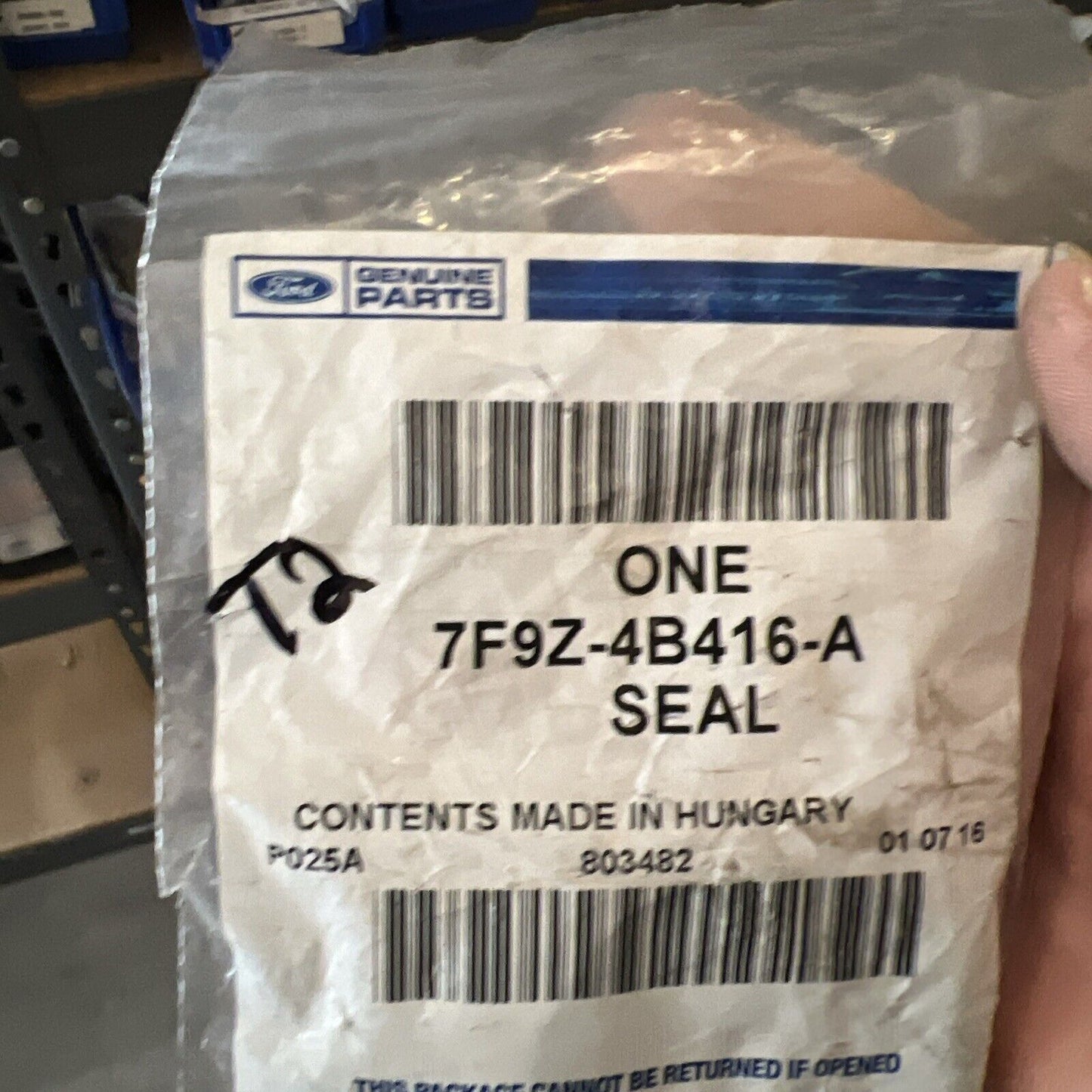 Genuine OEM Ford Five Hundred Rear Axle Seals 2005-2007 7F9Z4B416A