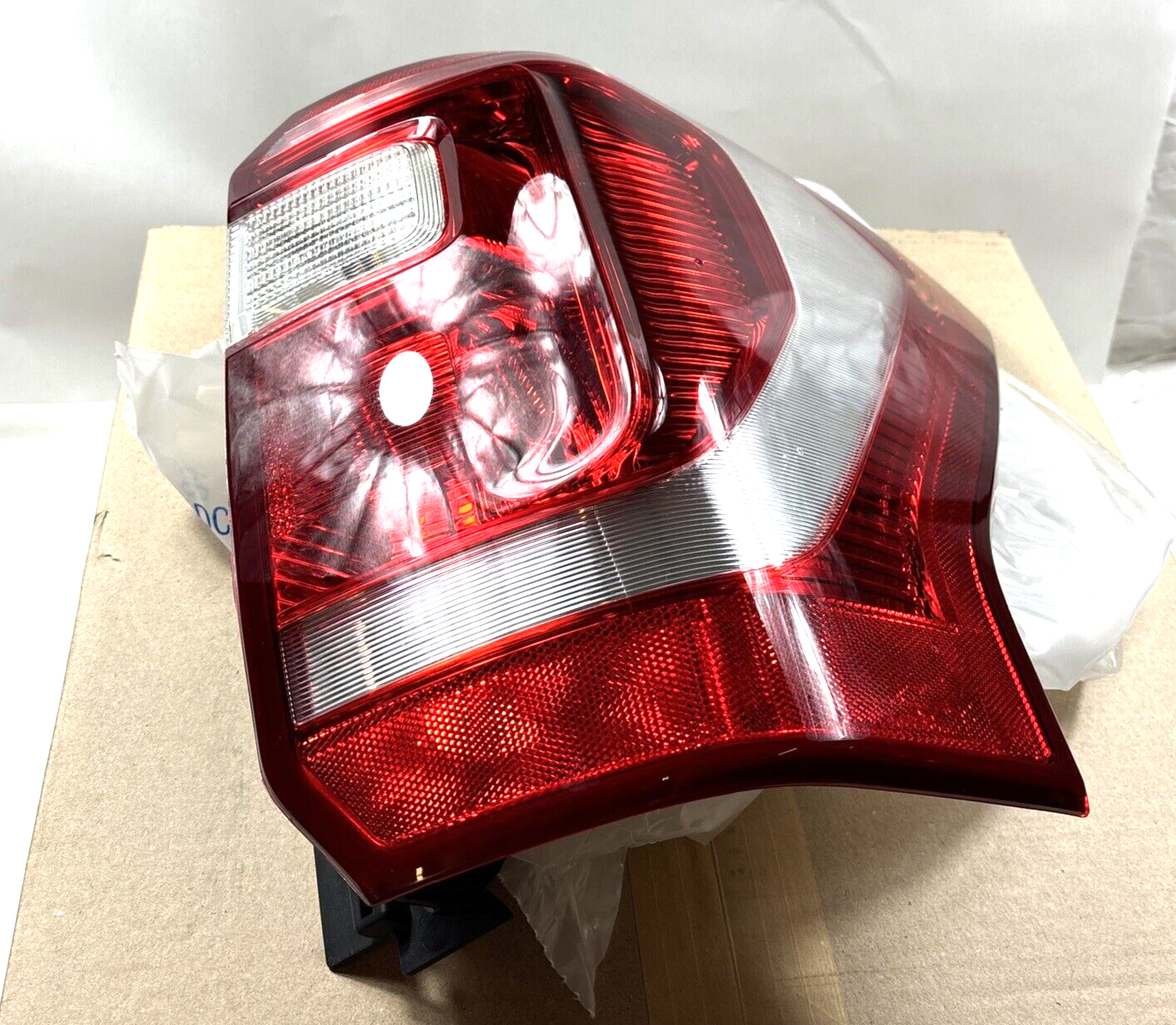 Genuine OEM Ford Expedition Right Halogen Tail Light Lamp Assembly JL1Z13404G