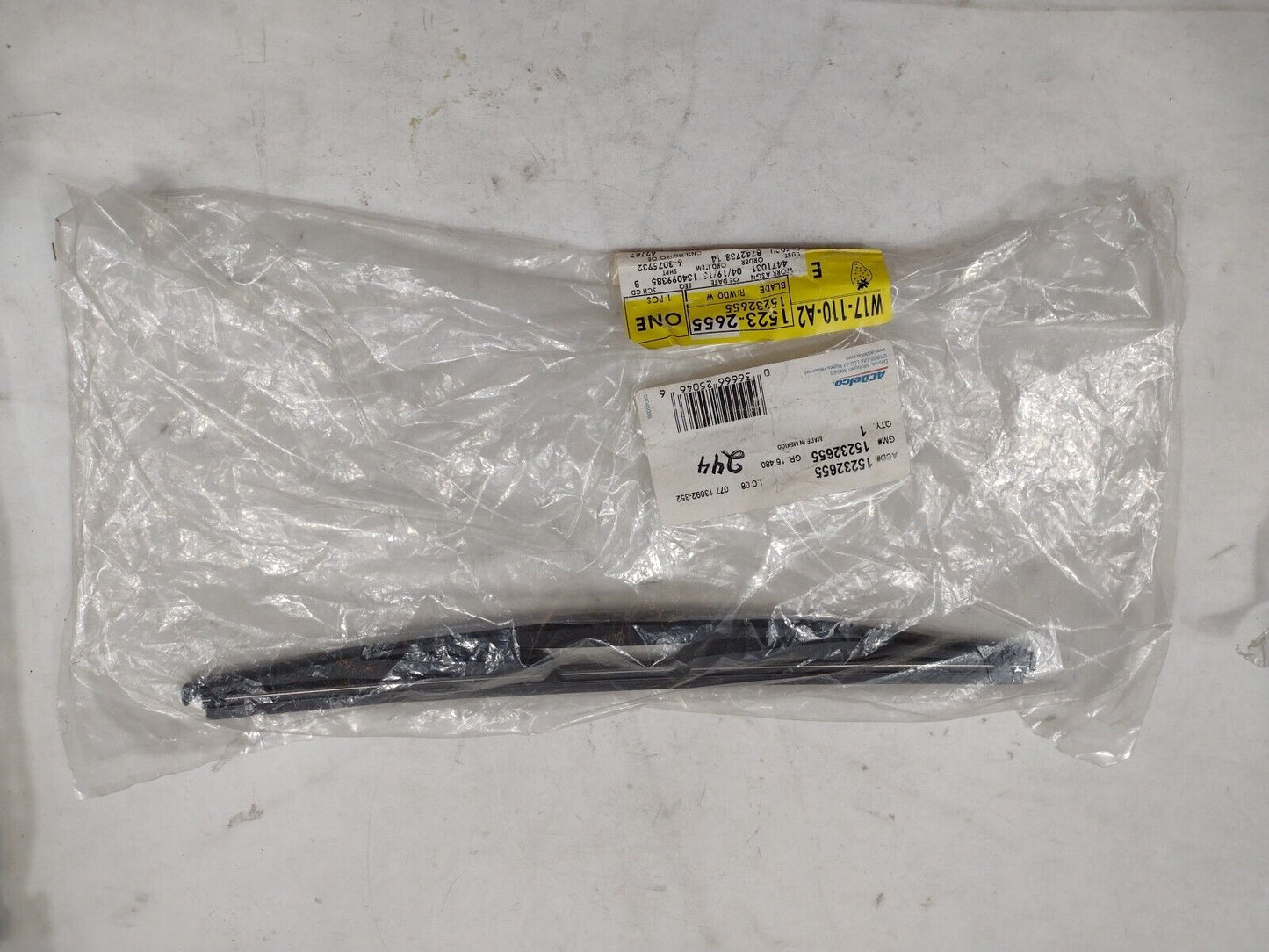 OEM # 15232655 GM General Motors OEM new Wiper Blade Rear