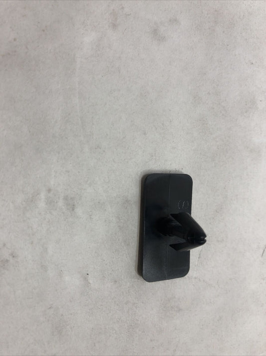 Chevrolet GM OEM 00-05 Impala Exterior-Rocker Molding Retainer Clip 10352799