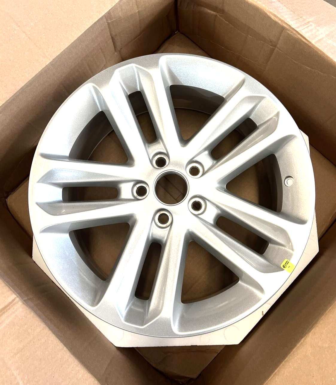 Genuine OEM Ford Explorer Rim Wheel 2011-17 18x8 BB5Z1007A