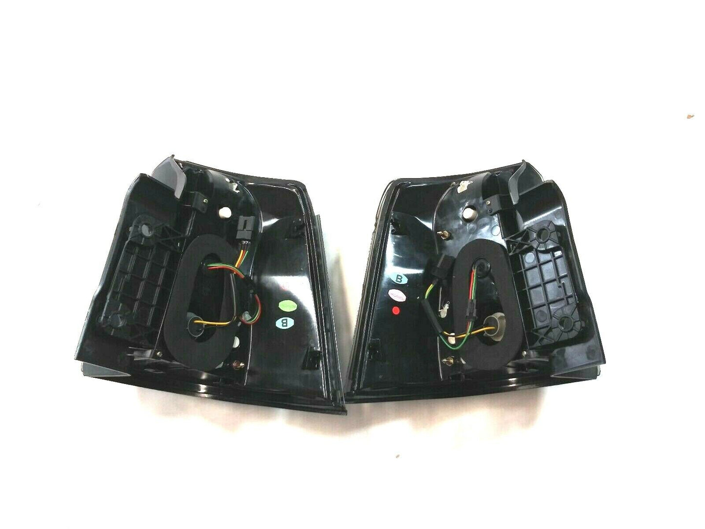 Spyder Auto Tail Lights ALT-YD-TLAN08-LED-SM Fits Toyota LAND CRUISER 2008-11