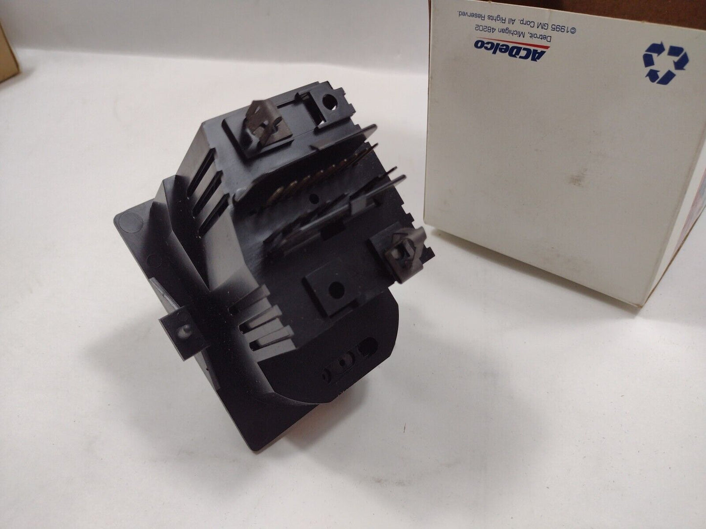 Acdelco GM Original Equipment D1500G  / 10409579 GM SWITCH