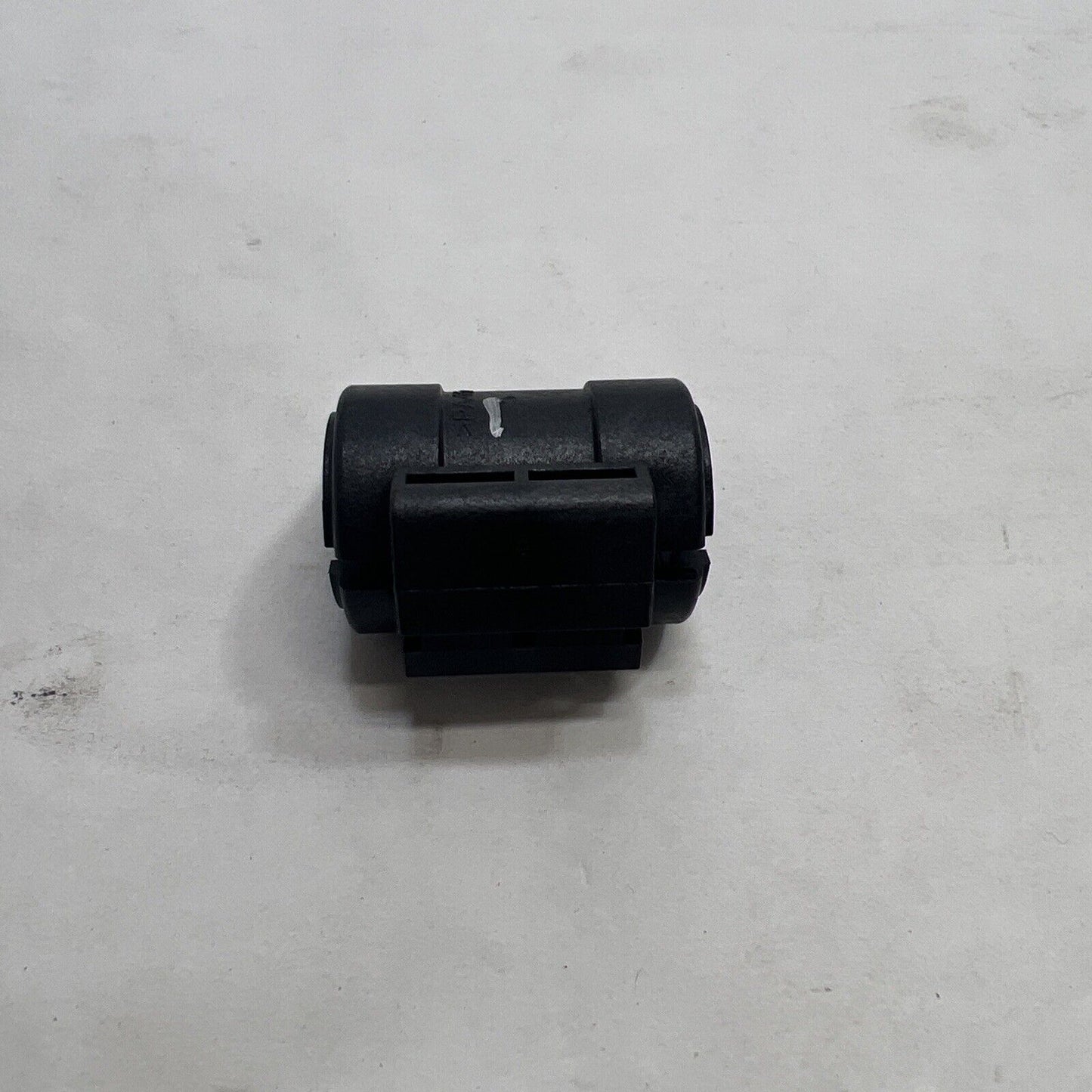 New OEM Genuine GM Impala 2004-2005 Air Conditioning Line Connector 10442894