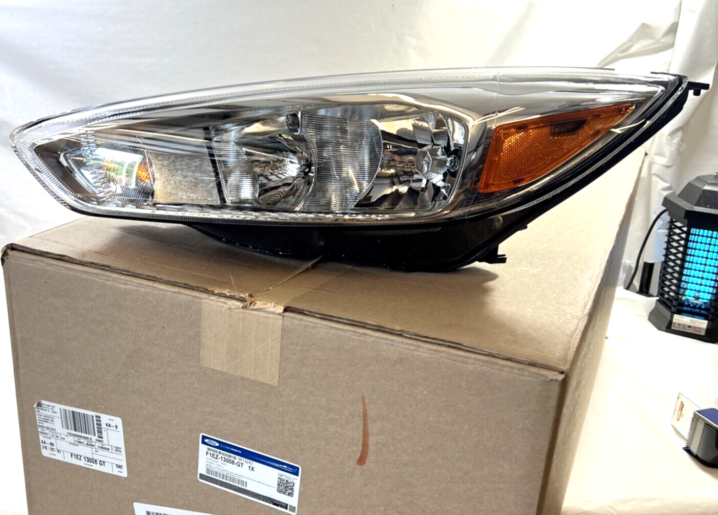 Genuine OEM Ford Focus Driver Side Halogen Headlight NEW 2015-18 F1EZ13008GT