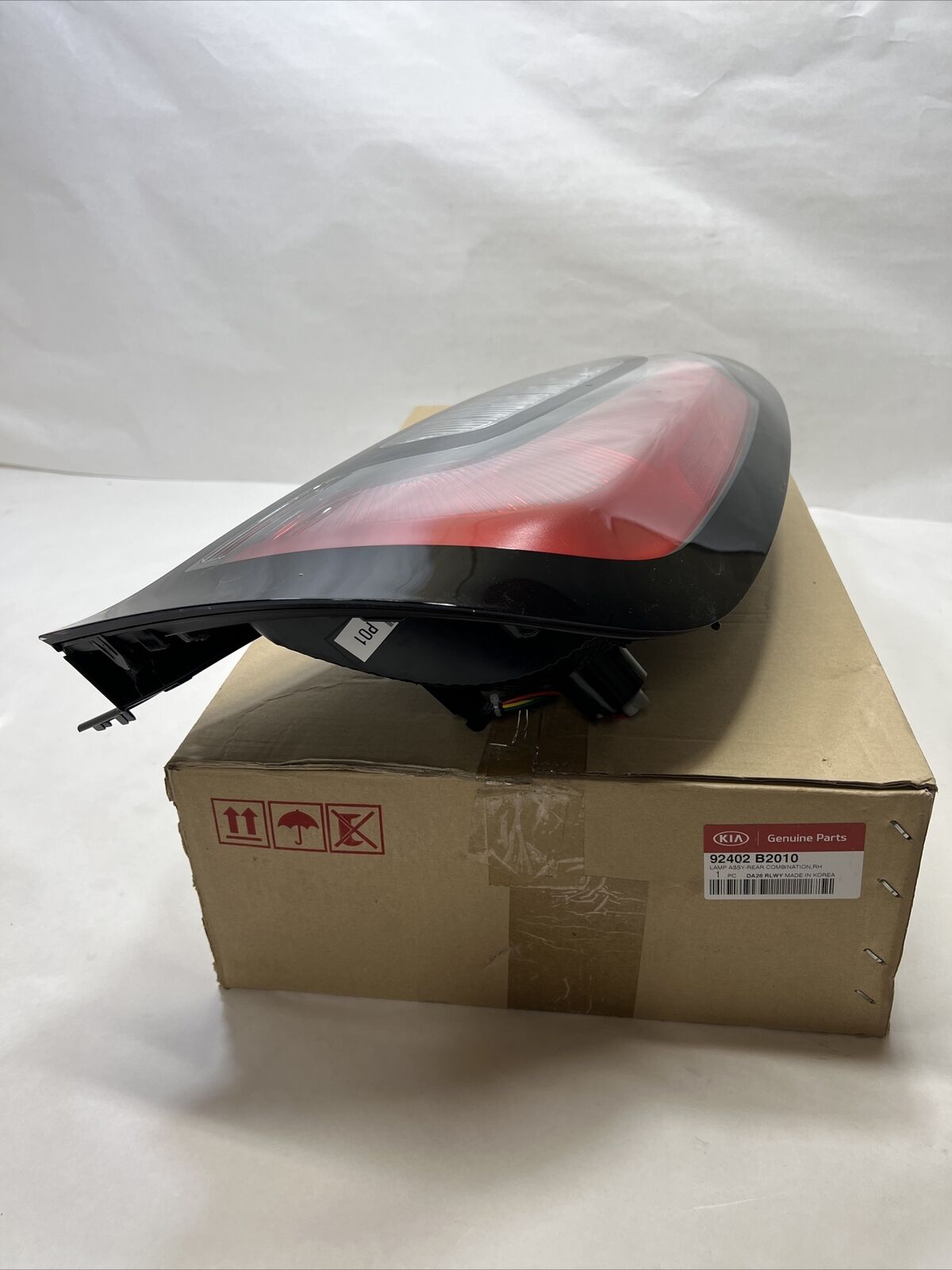 New OEM Genuine Kia Soul EV Right Passenger Side Tail Lamp Assembly 92402B2010