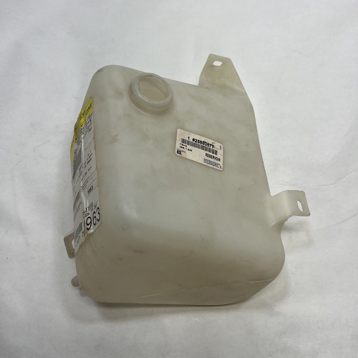 New OEM GM Radiator Coolant-Recovery Tank Coolant Overflow Buick Park 25660577