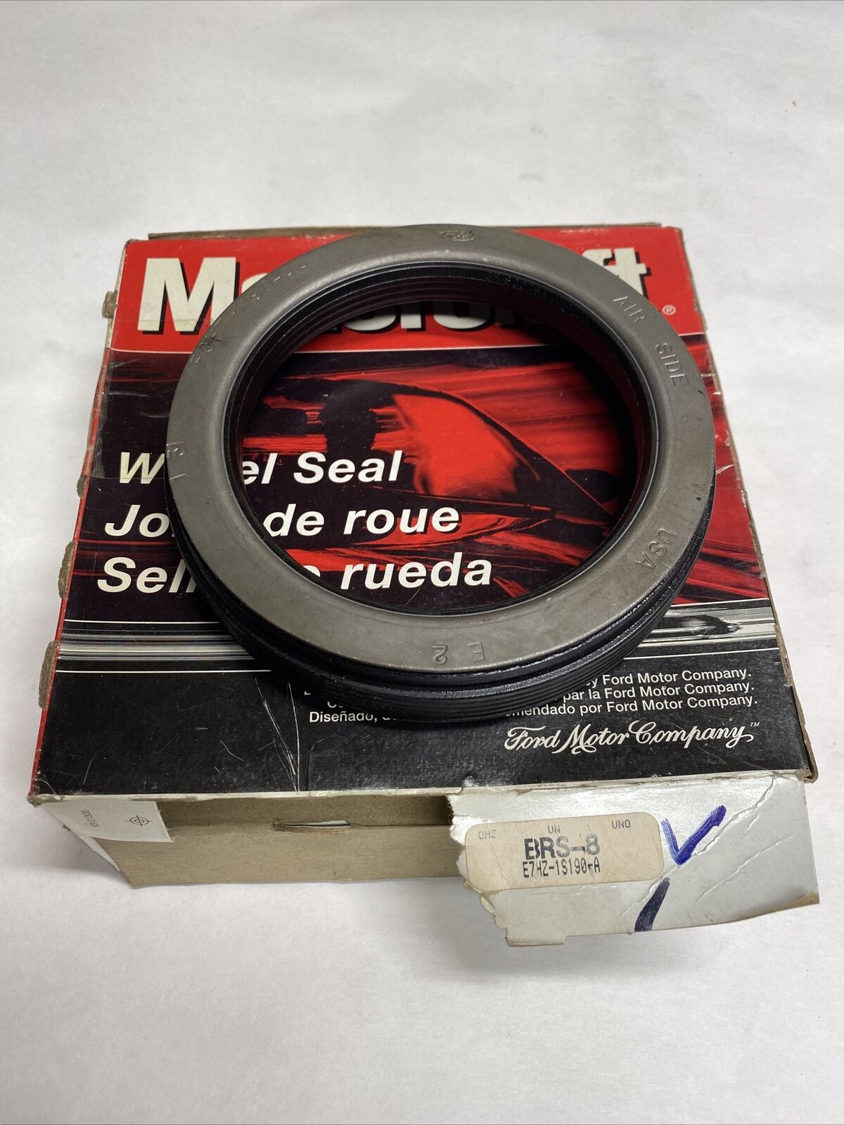 New OEM Ford Oil Seal Assembly E7HZ-1S190-A Motorcraft BRS8