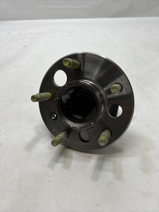 New OEM Genuine GM Rear Wheel Bearing and Hub Assembly with Wheel Studs 19122338