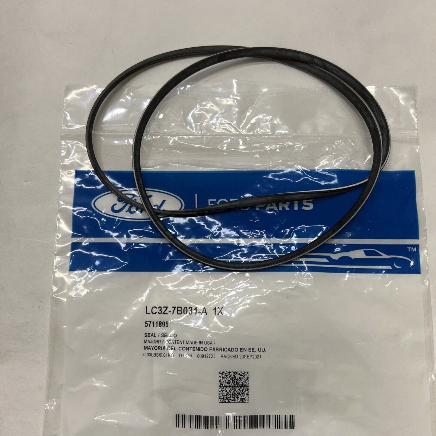 New OEM Ford Seal LC3Z7B031A