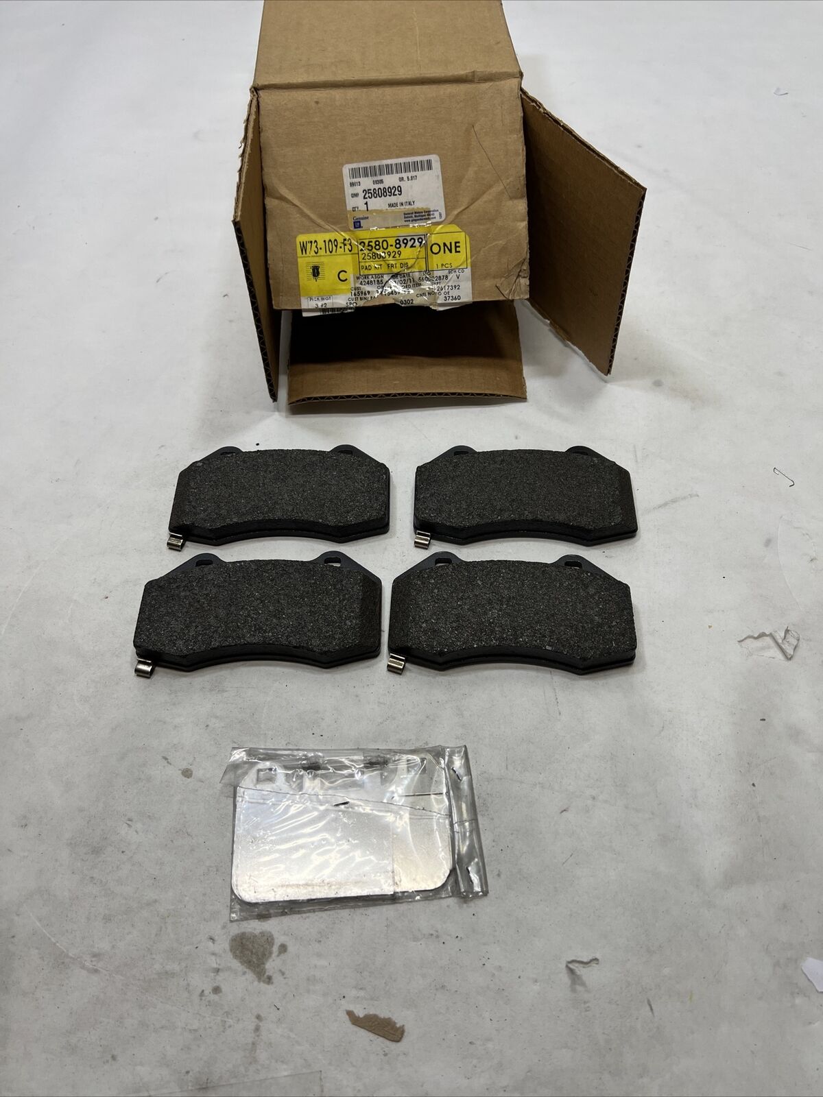 New OEM Genuine GM Front Disc Brake Pad Set with Shims and Lubricant 25808929
