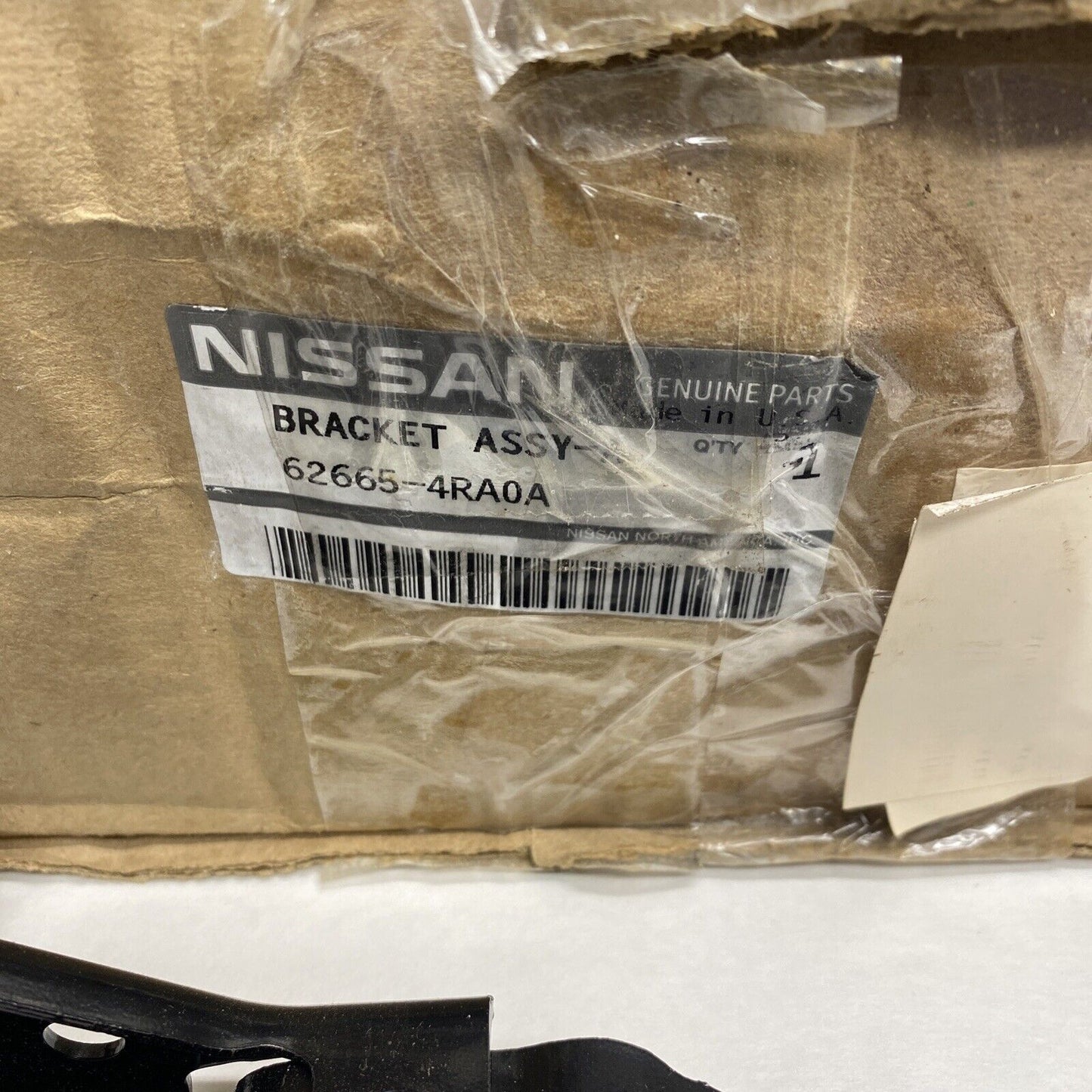 New OEM Nissan Bracket Left Driver Side 626654RA0A