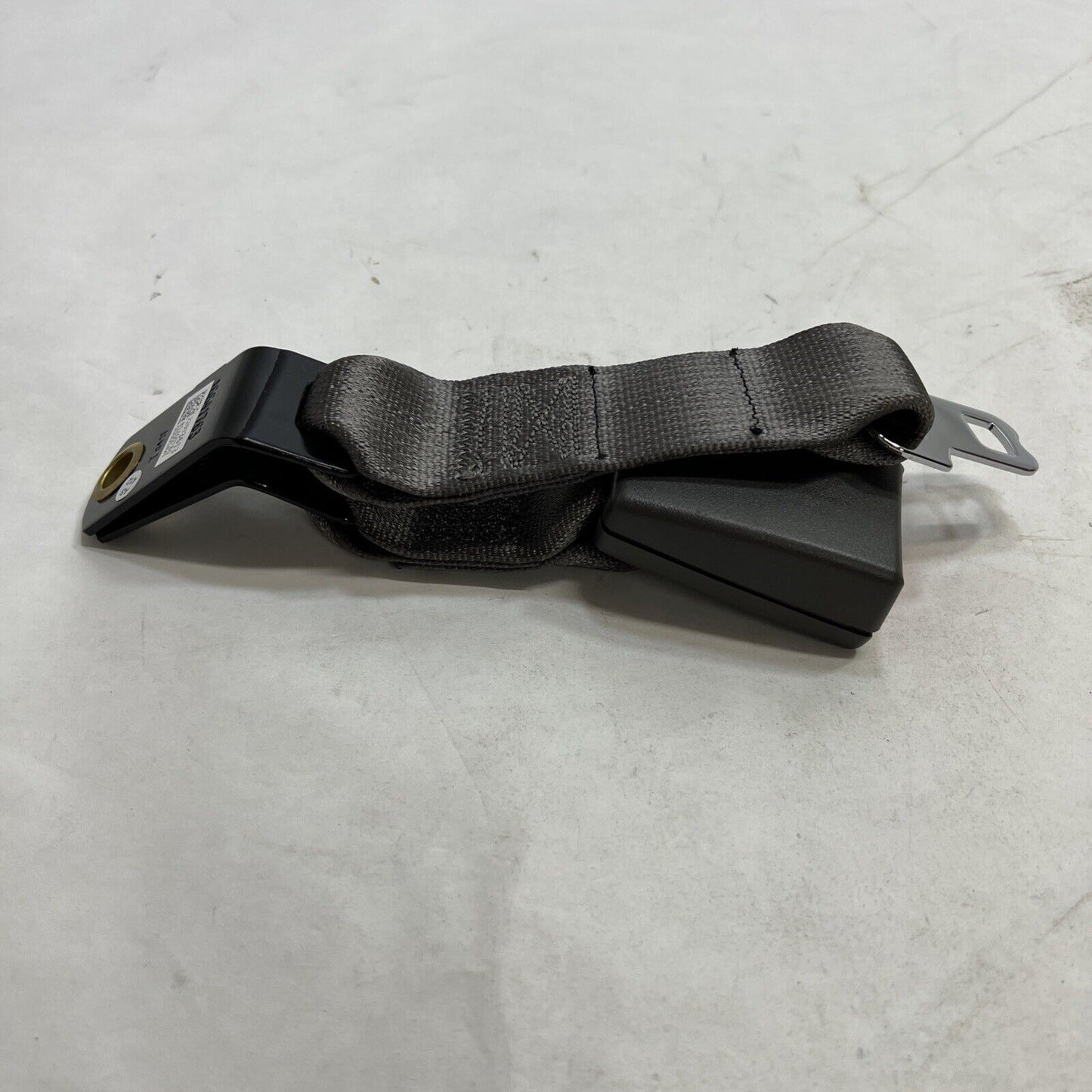 New OEM GM Chevy Express 2500 3500 Seat Belt with Buckle Rear 2011-2020 19300349