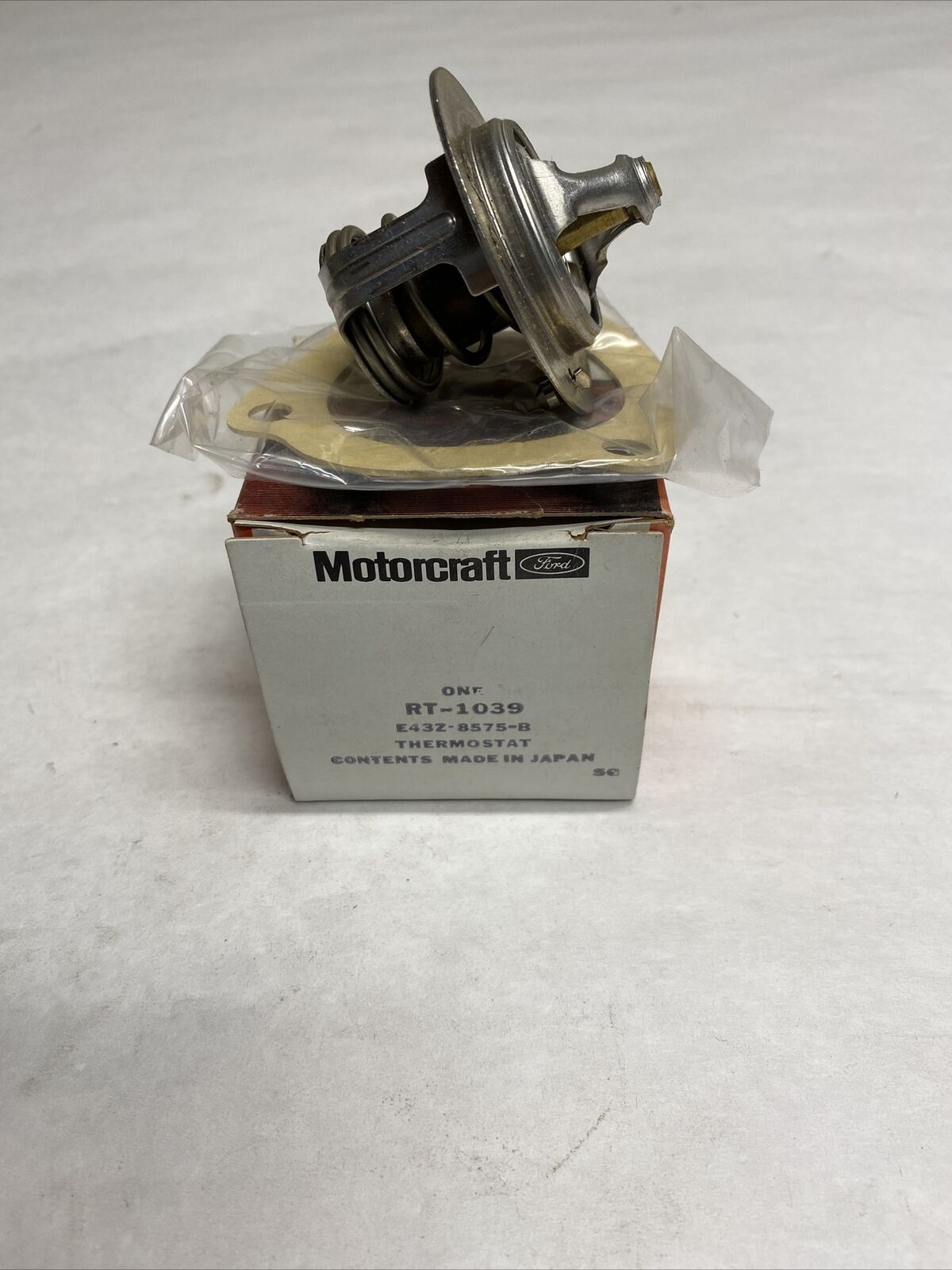 New OEM Motorcraft Thermostat with Gasket 84-87 RT-1039