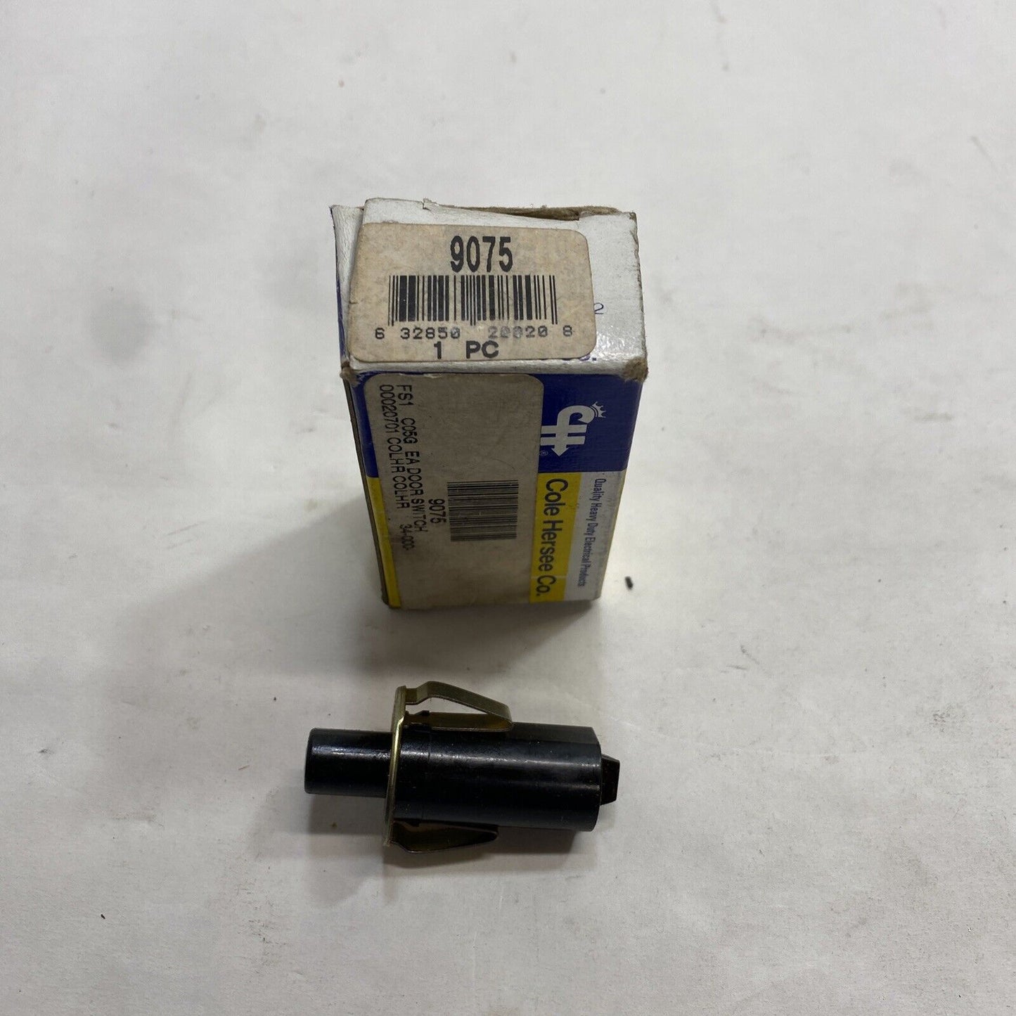 New Cole Hersee Push Button Switch 9075