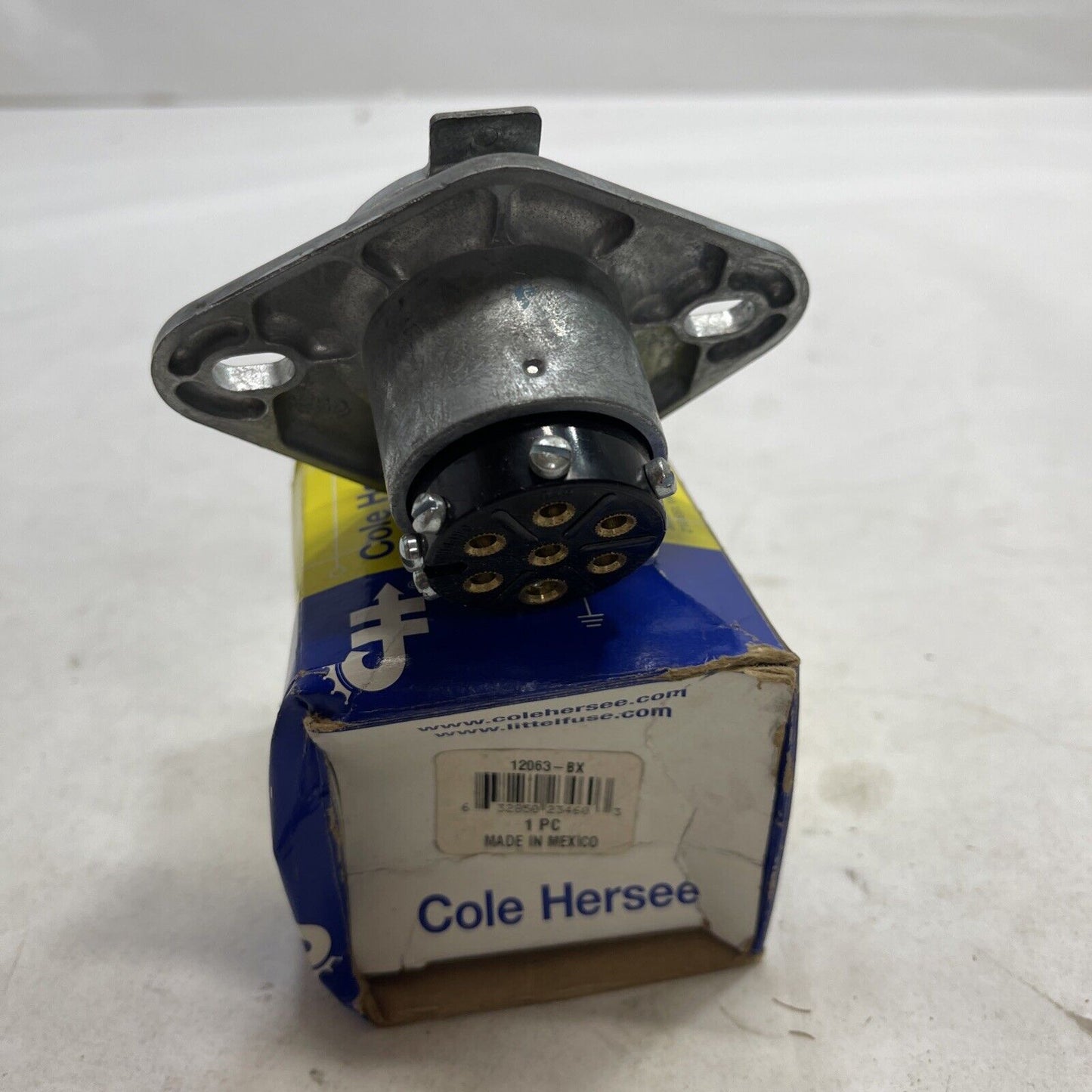 New Cole Hersee Electrical Socket for Universal CH1206301